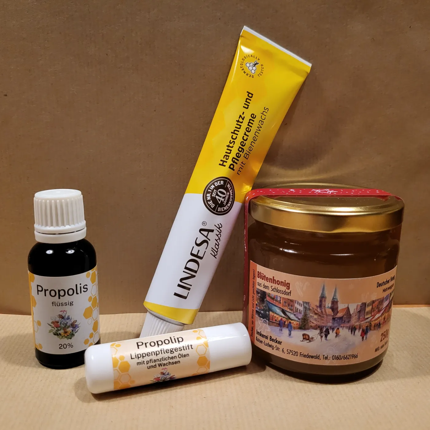 Bienenprodukte bei Honigfenster der Imkerei Becker
