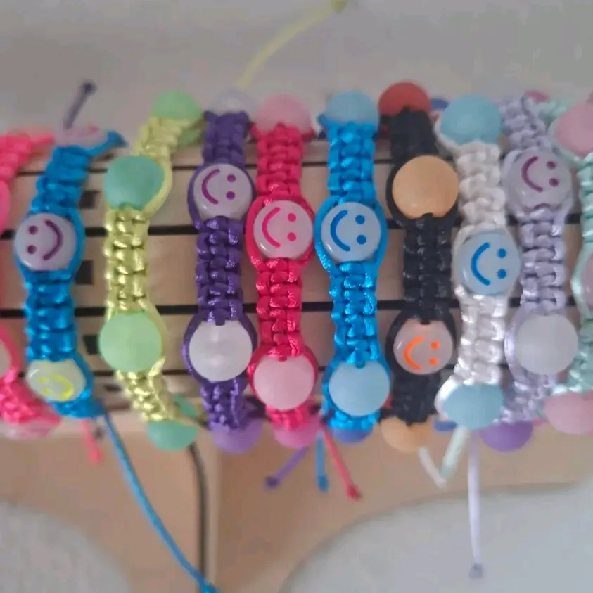 Armbänder bei Tupfenperla's Selbstbedienungshäuschen