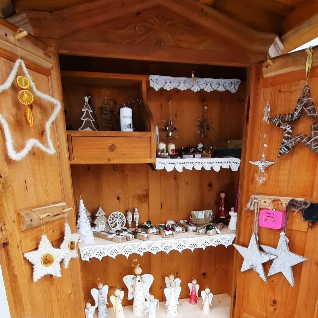 Sandra's Geschenkeschrankerl – Bild 1
